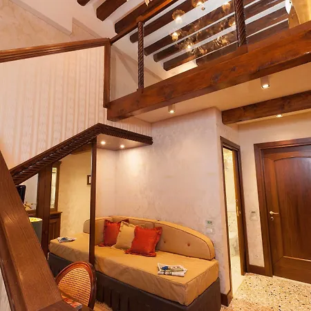 Palazzo Stern Hotell 4*