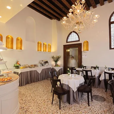 Palazzo Stern 4* Venedig