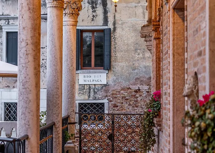 Palazzo Stern Hotell 4*