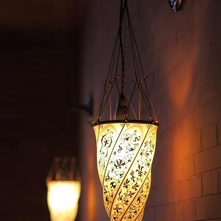 帕拉佐斯特恩酒店 酒店