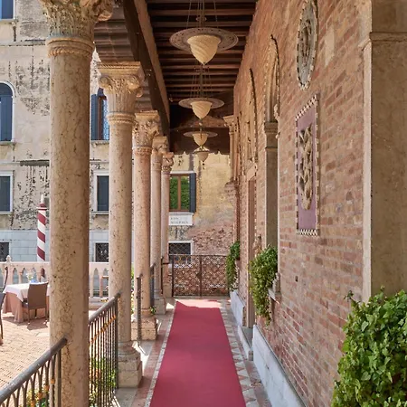Palazzo Stern Hotel 4*