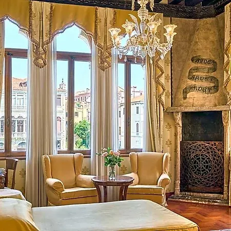 Palazzo Stern 4* Veneza