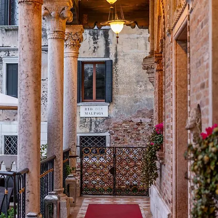 Palazzo Stern Hotel 4*