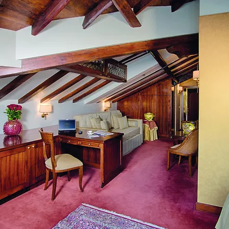 Palazzo Stern 4*