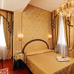 Palazzo Stern 4* Venedig